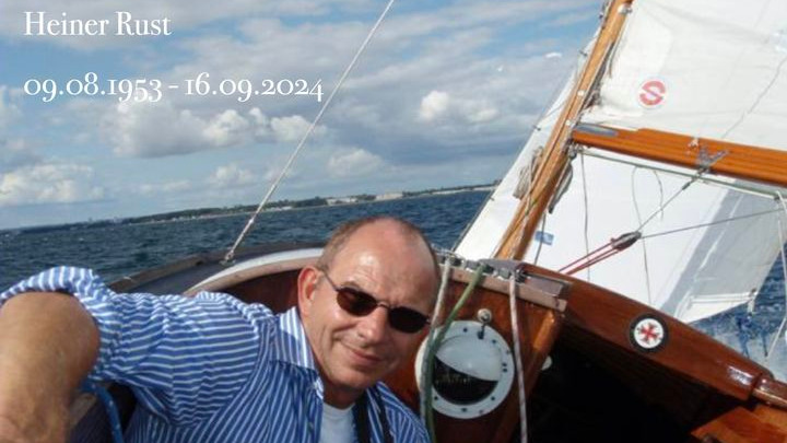 Heiner Christian Rust auf Segelboot